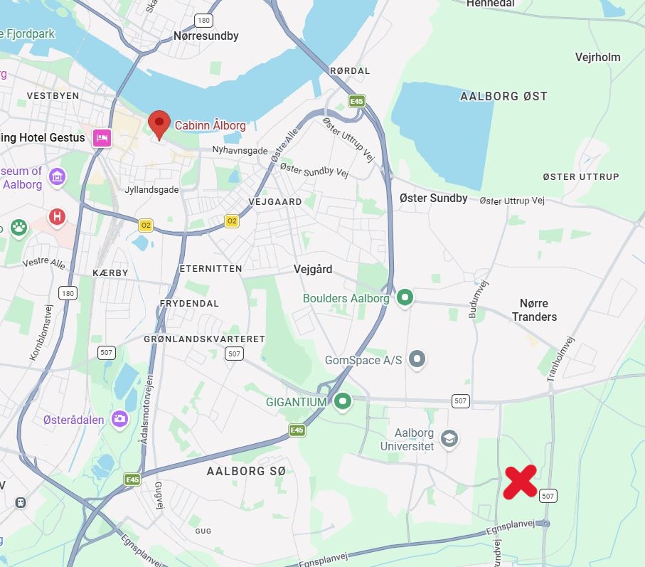 Screenshot from Google Maps with The Faculty of Medicine and the hotel marked